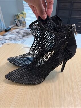 Charles David Black Mesh Pointed-Toe Stiletto Ankle Boots with Back Zip not worn